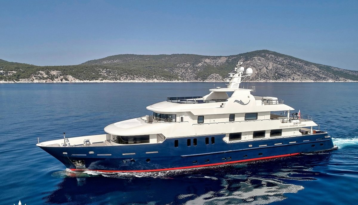 SERENITY II yacht charter 2