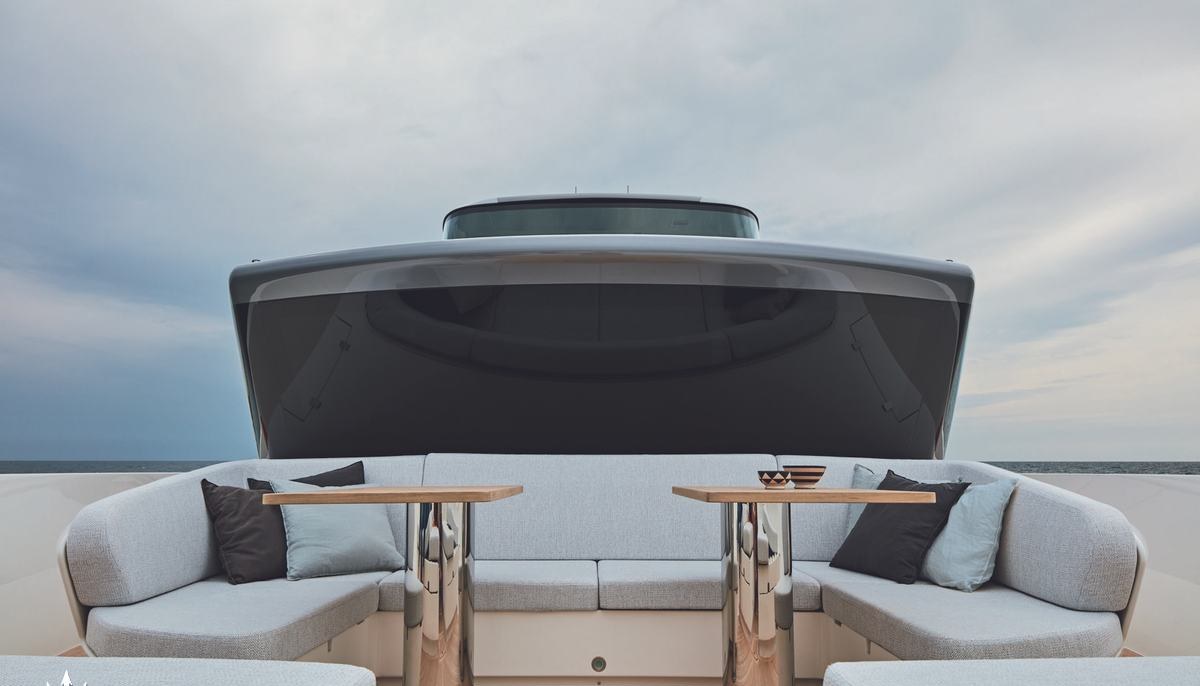 DELLAGRAZIA yacht charter 3