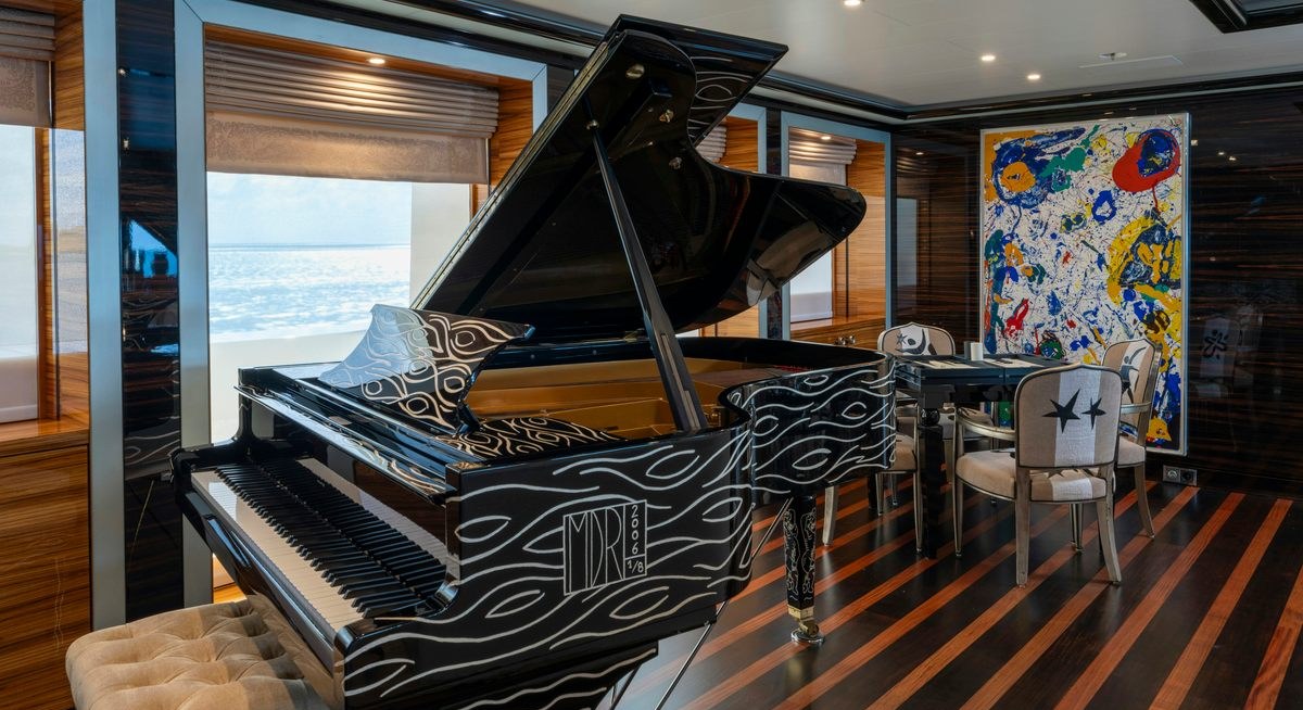 Alfa Nero superyacht deck spaces