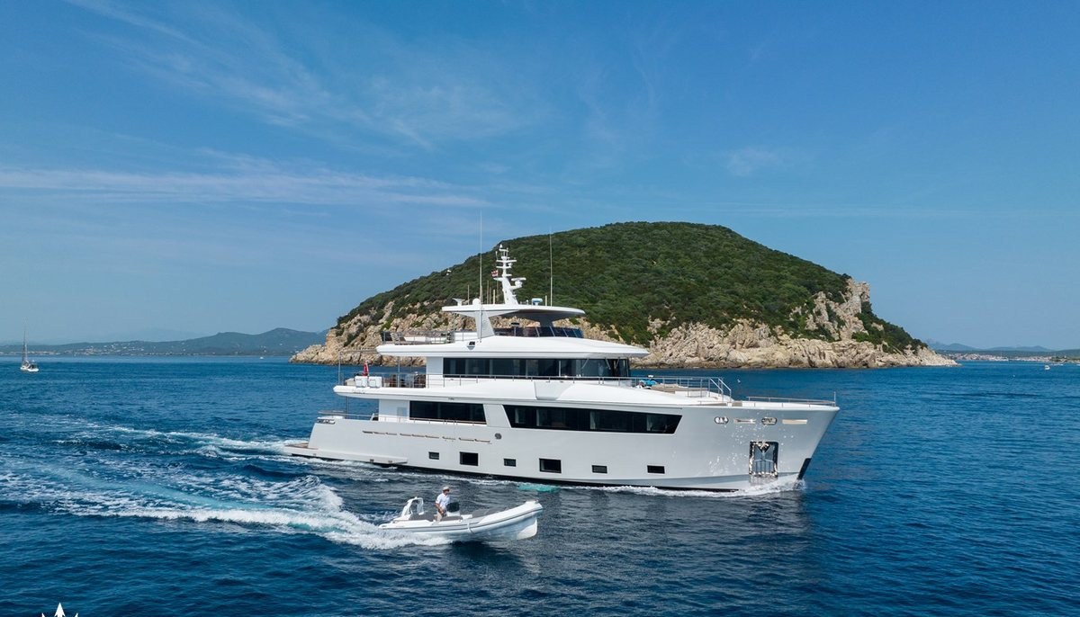 SABAI yacht charter 2