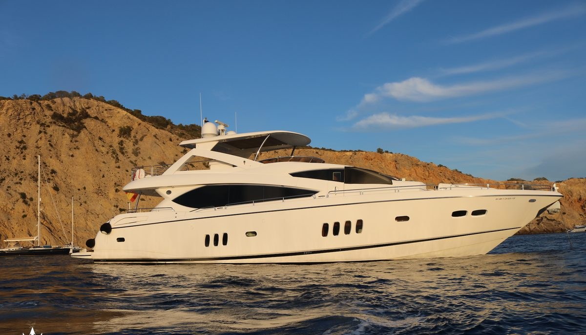LI-JOR yacht charter 2