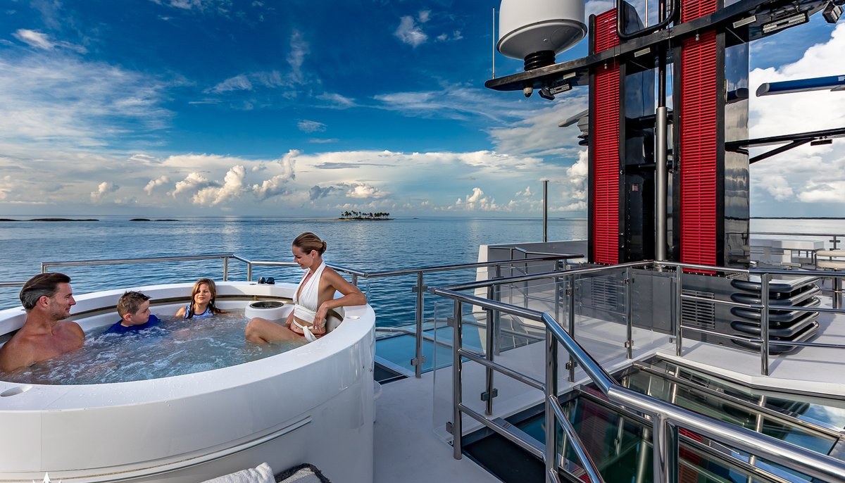 HIGHLANDER yacht charter 4