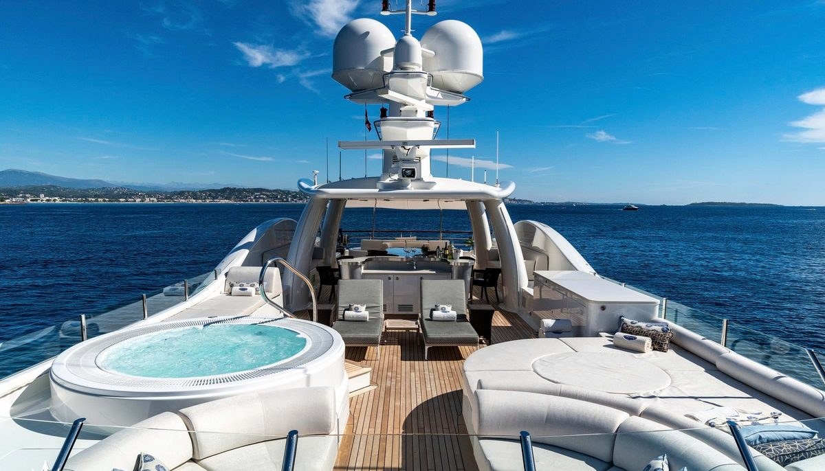 DENIKI yacht charter 3