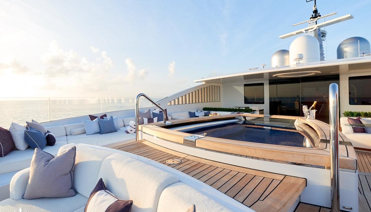 ARROW yacht charter 4