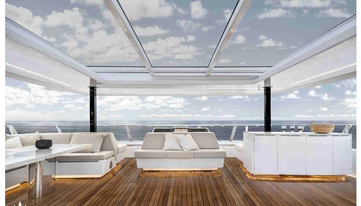 MANTA yacht charter 5