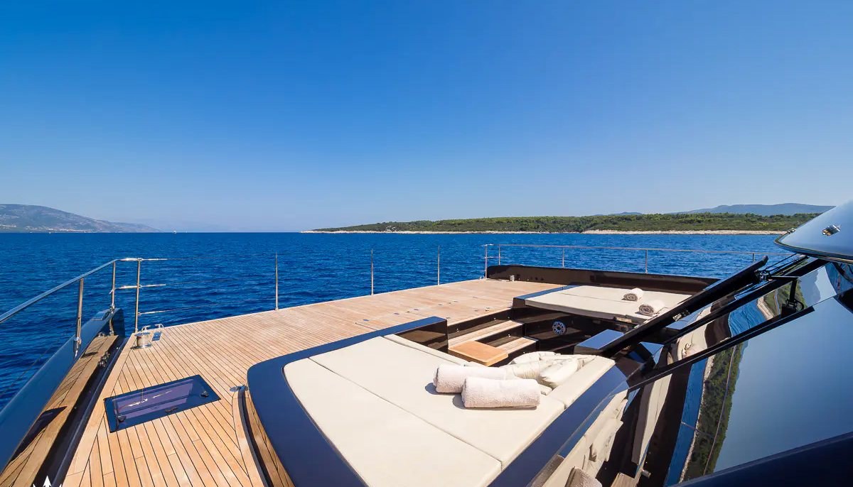 AMBER ONE yacht charter 4