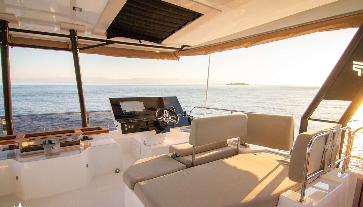 ARIVA yacht charter 4