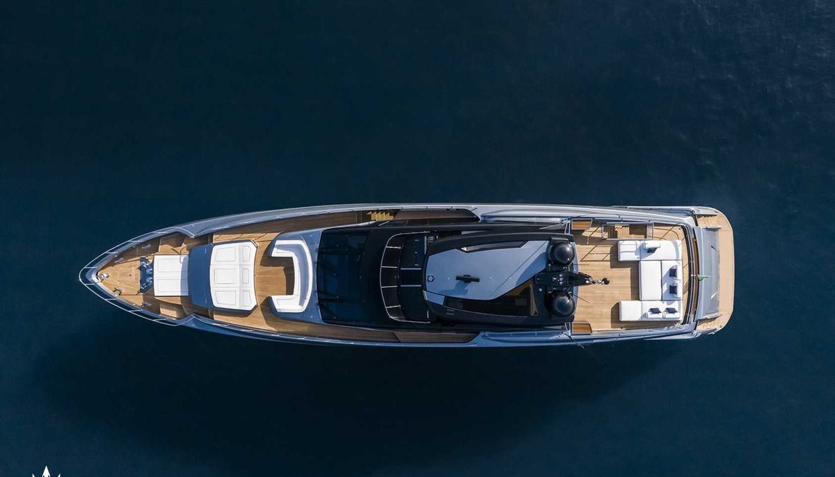 BELLA DONNA yacht charter 3