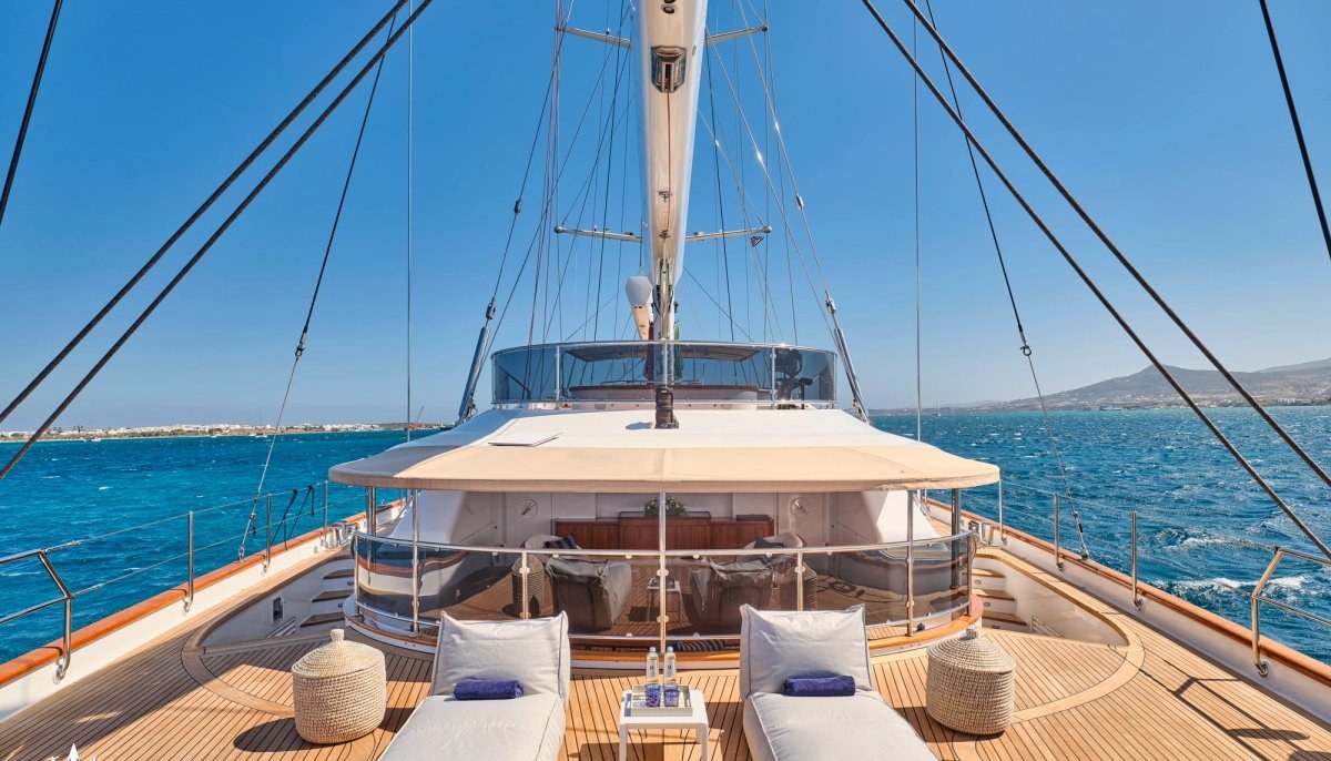 BURRASCA yacht charter 3