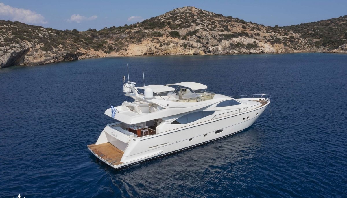 VENTUS 21 yacht charter 2