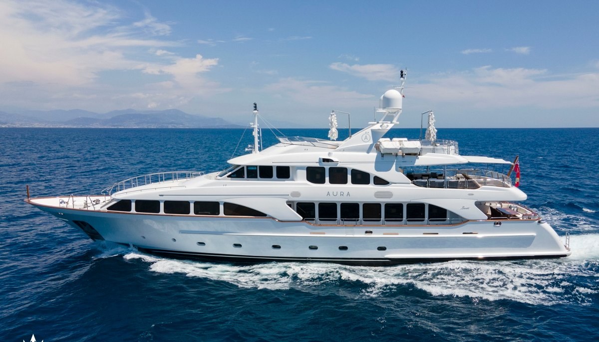 AURA yacht charter 2