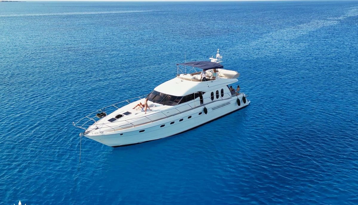 ESPERANZA yacht charter 3