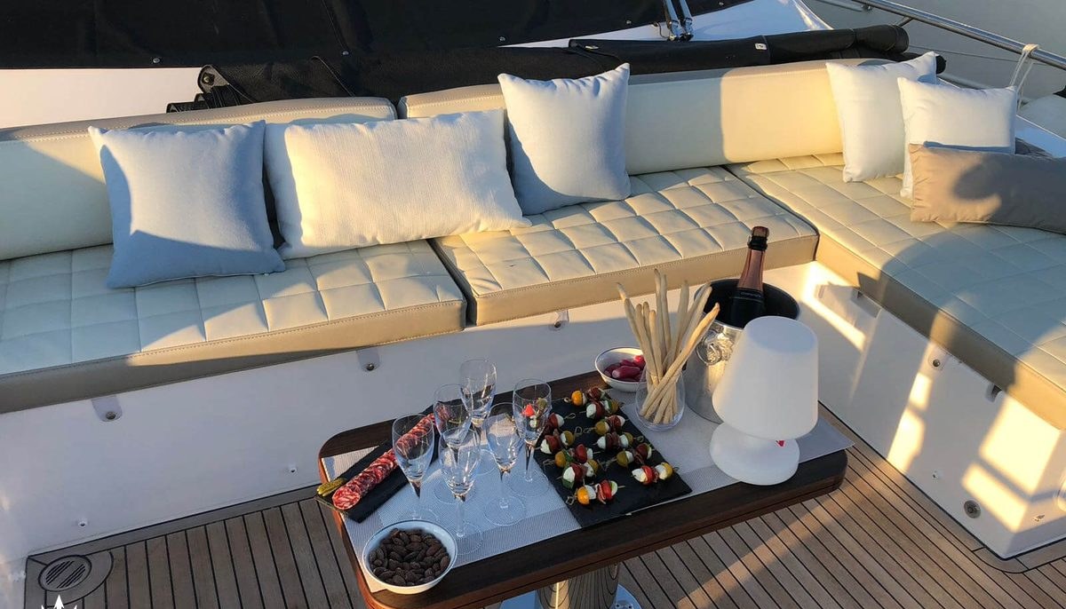 VABOSA yacht charter 4