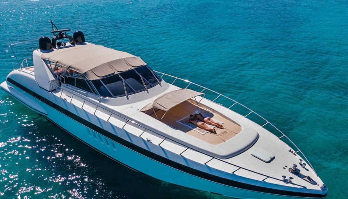 AQUARIUS M yacht charter 2