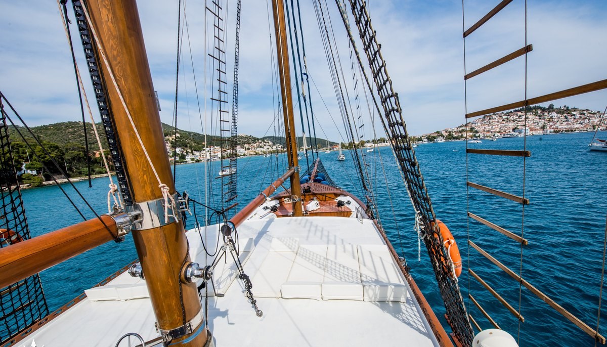 BLUE DREAM yacht charter 3