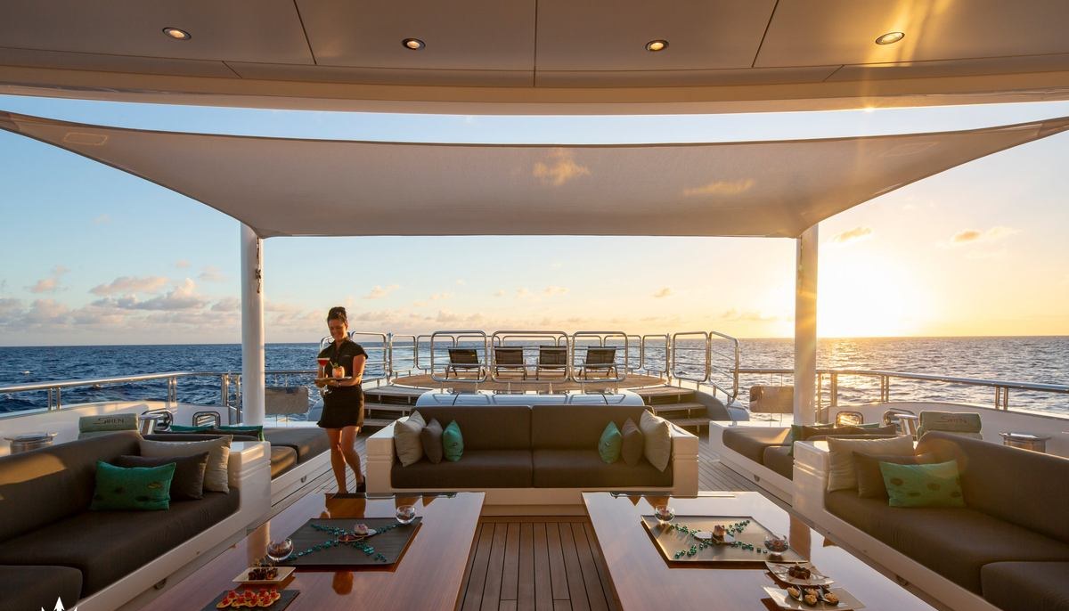 SIREN yacht charter 5