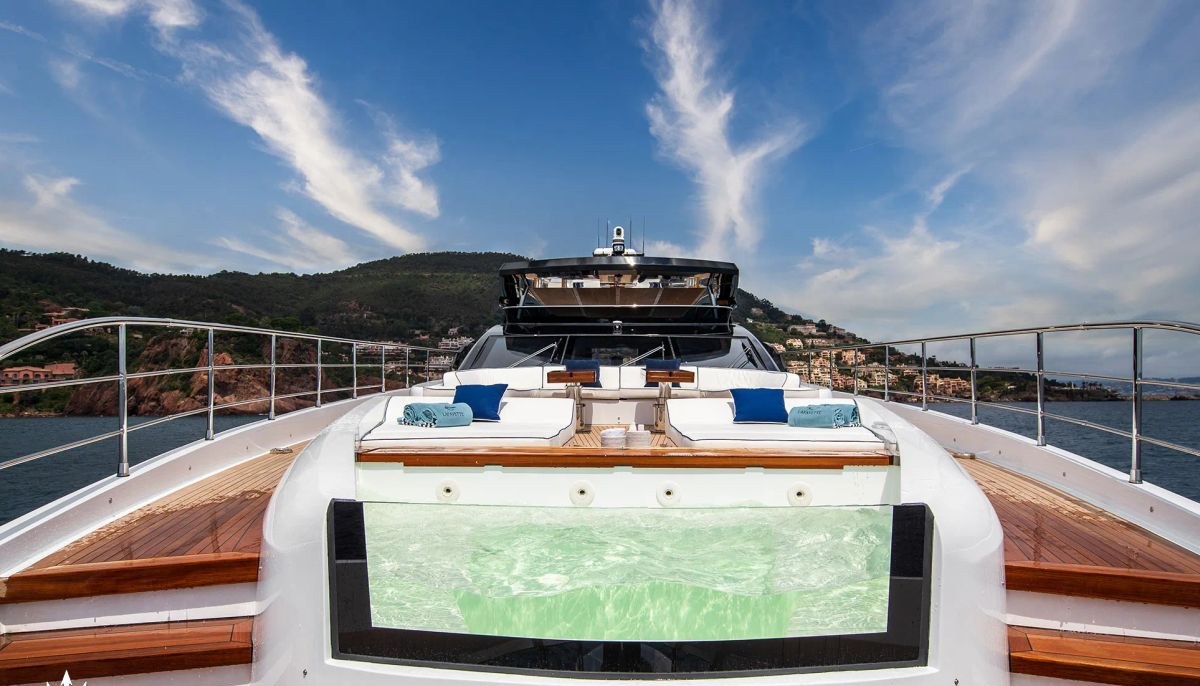 LAFAYETTE yacht charter 3