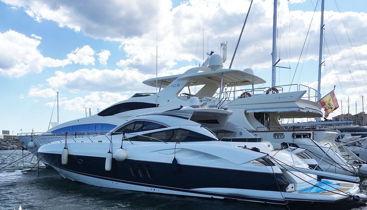 YANSIKA yacht charter 2