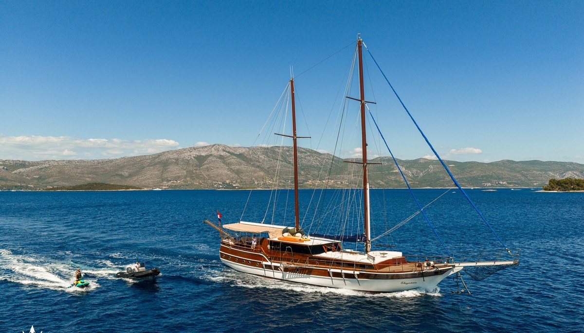 ELEGANZA yacht charter 2