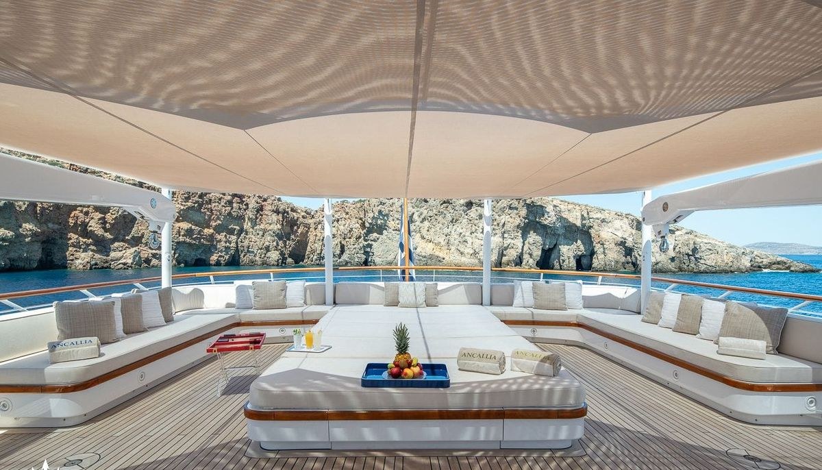 ANCALLIA yacht charter 4