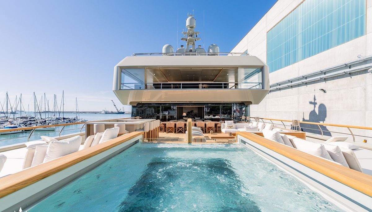 GECO BY G.ARMANI yacht charter 5