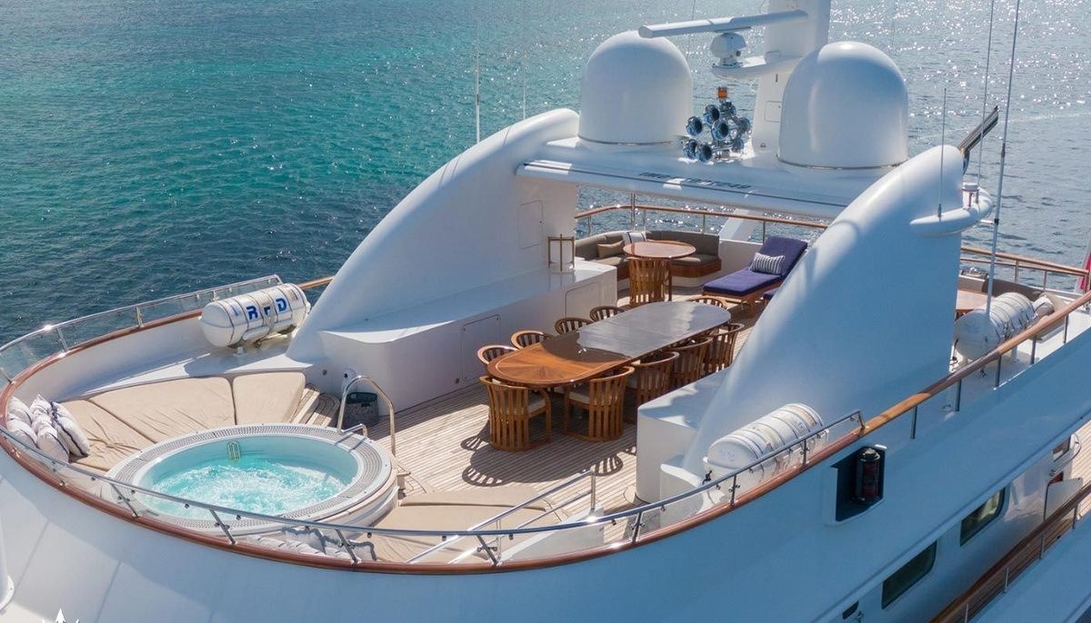 BIG EASY yacht charter 3