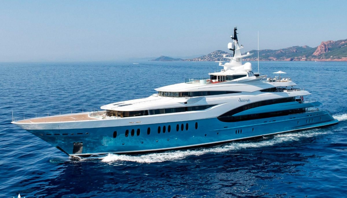 SUNRAYS yacht charter 2