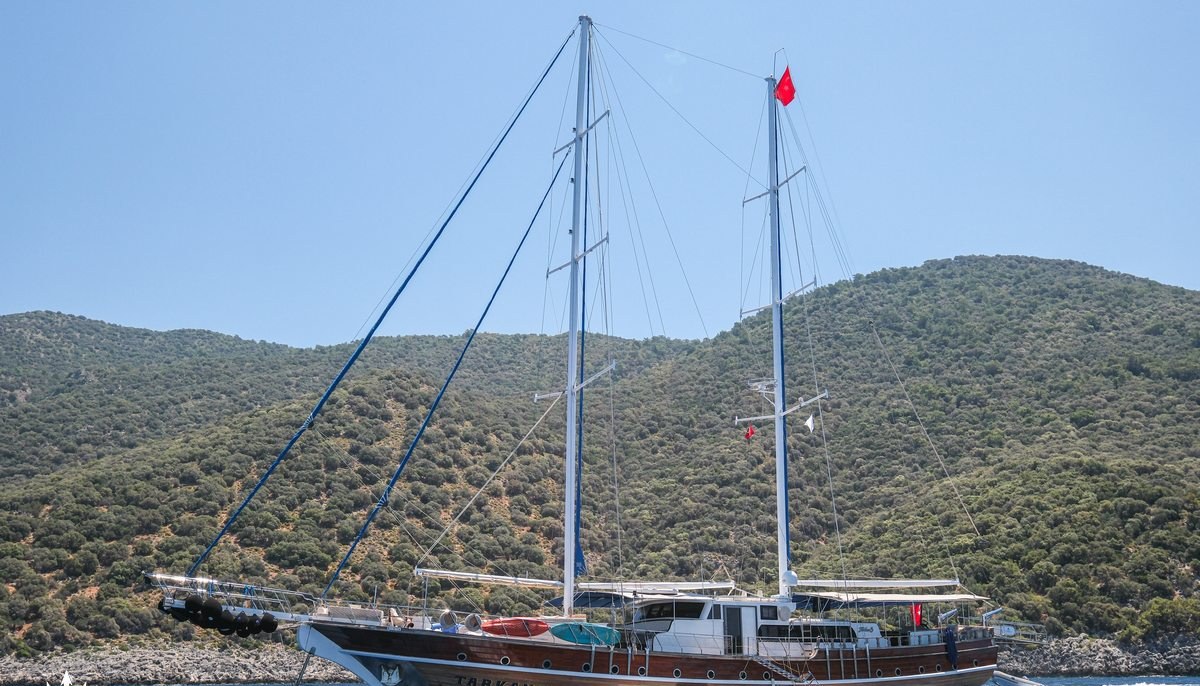 TARKAN 5 yacht charter 2