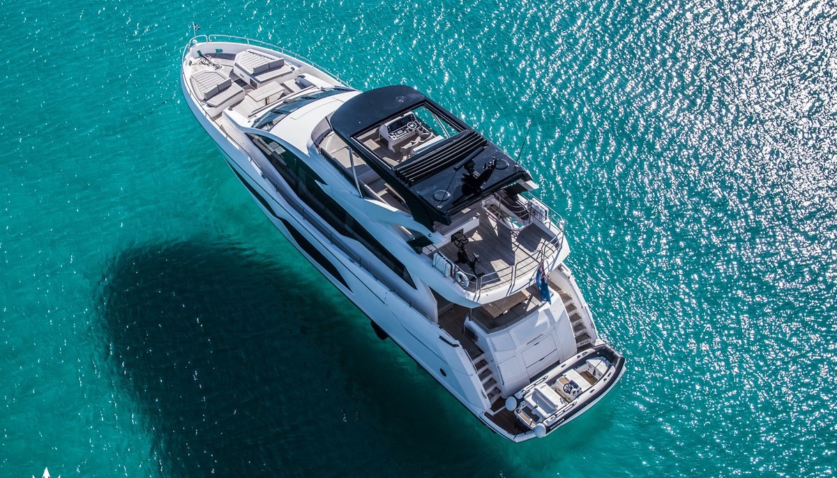 ASCEND yacht charter 5