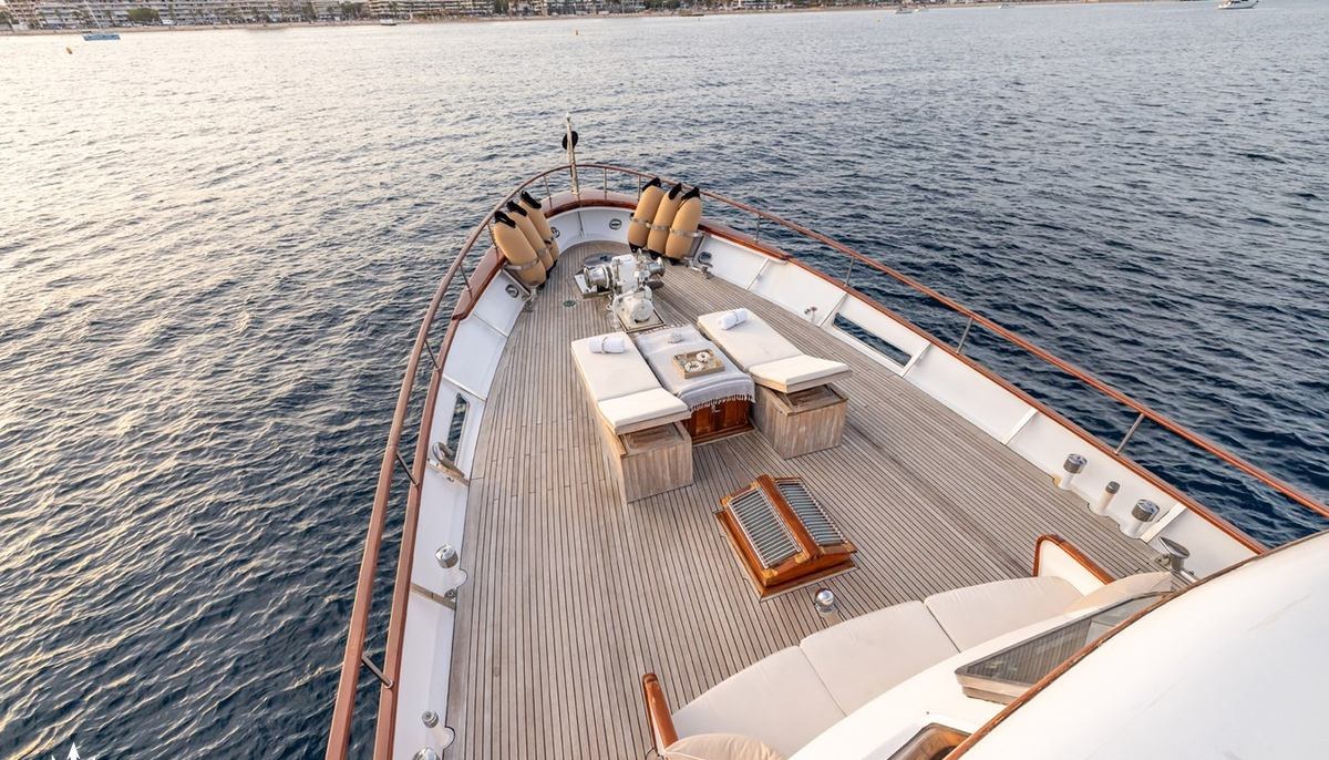 SISSI yacht charter 3