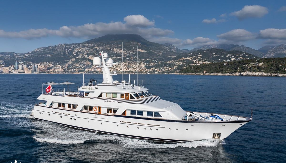 SYNTHESIS 66 yacht charter 2