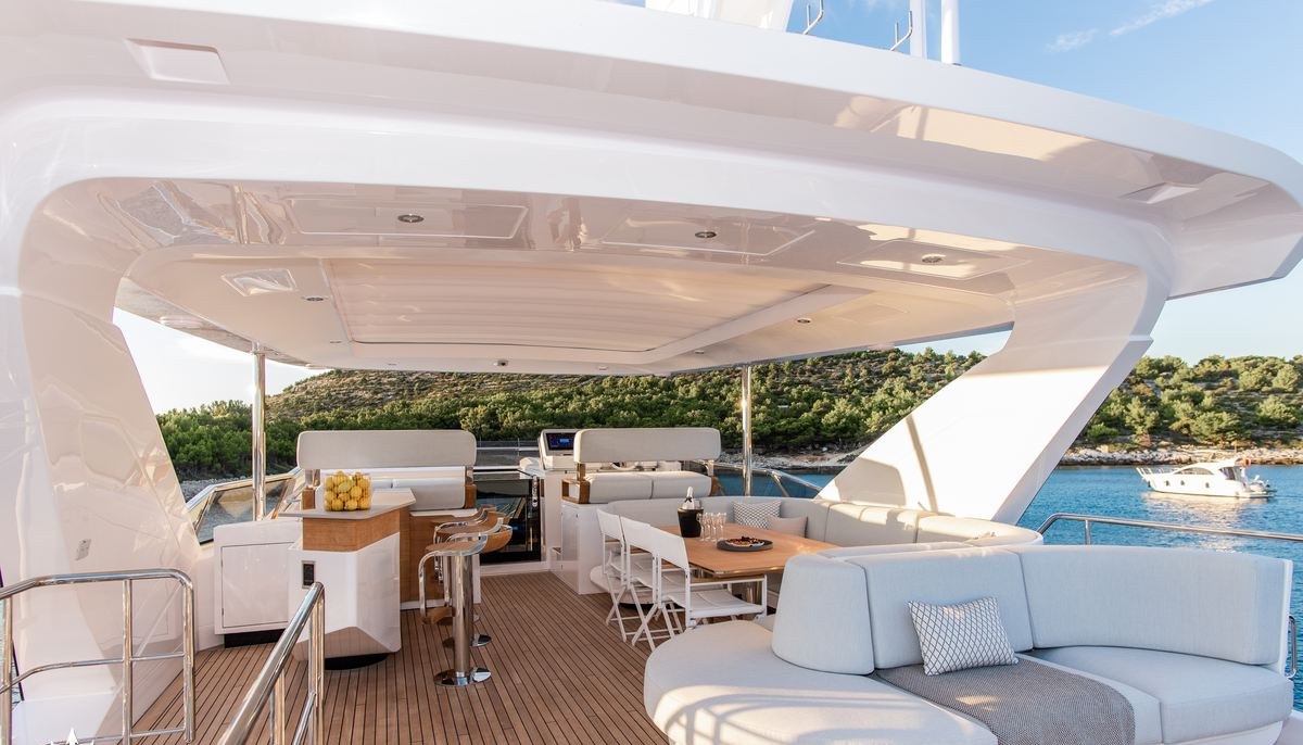 CHILLIN' yacht charter 5