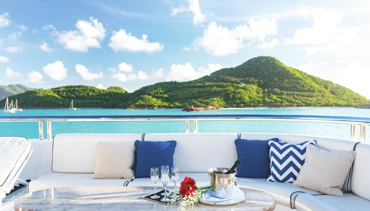 TITANIA yacht charter 4