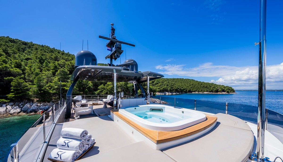 SK yacht charter 3