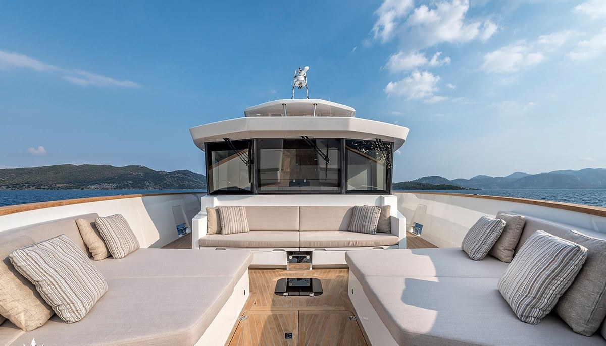 KAMOKA yacht charter 3