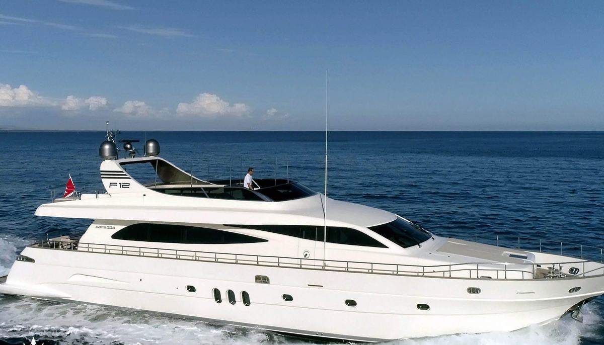 EFFE yacht charter 2