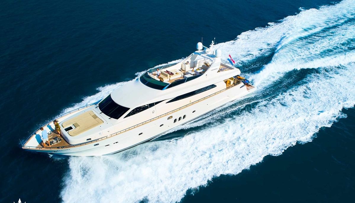 KARISMA yacht charter 2
