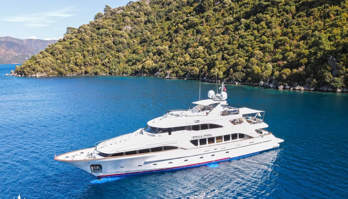 STELLA FIERA yacht charter 2