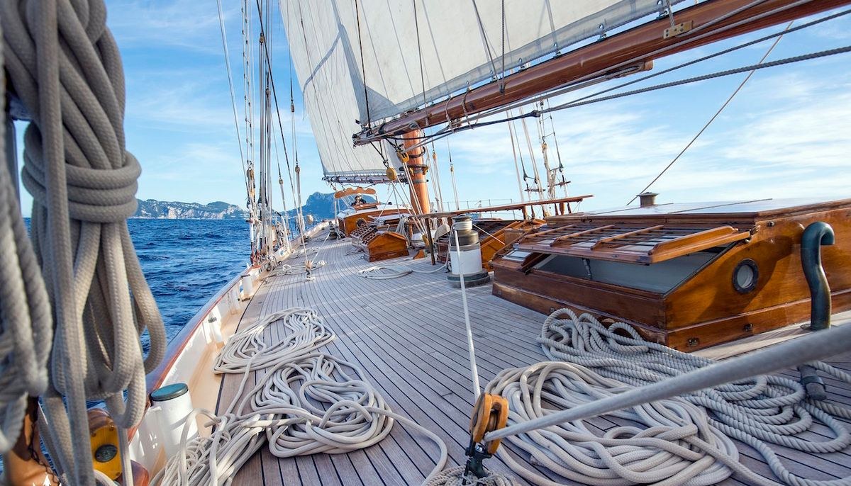 PURITAN yacht charter 3