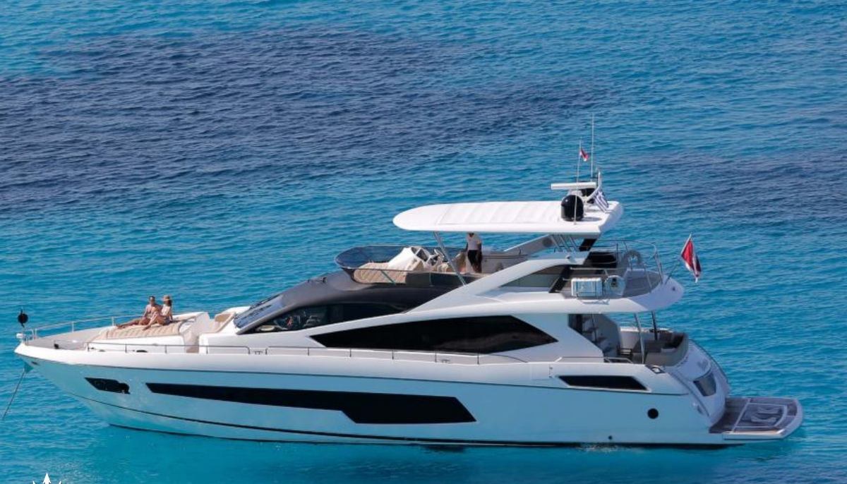 SARAHLISA yacht charter 2