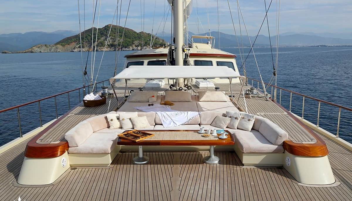 DAIMA yacht charter 3