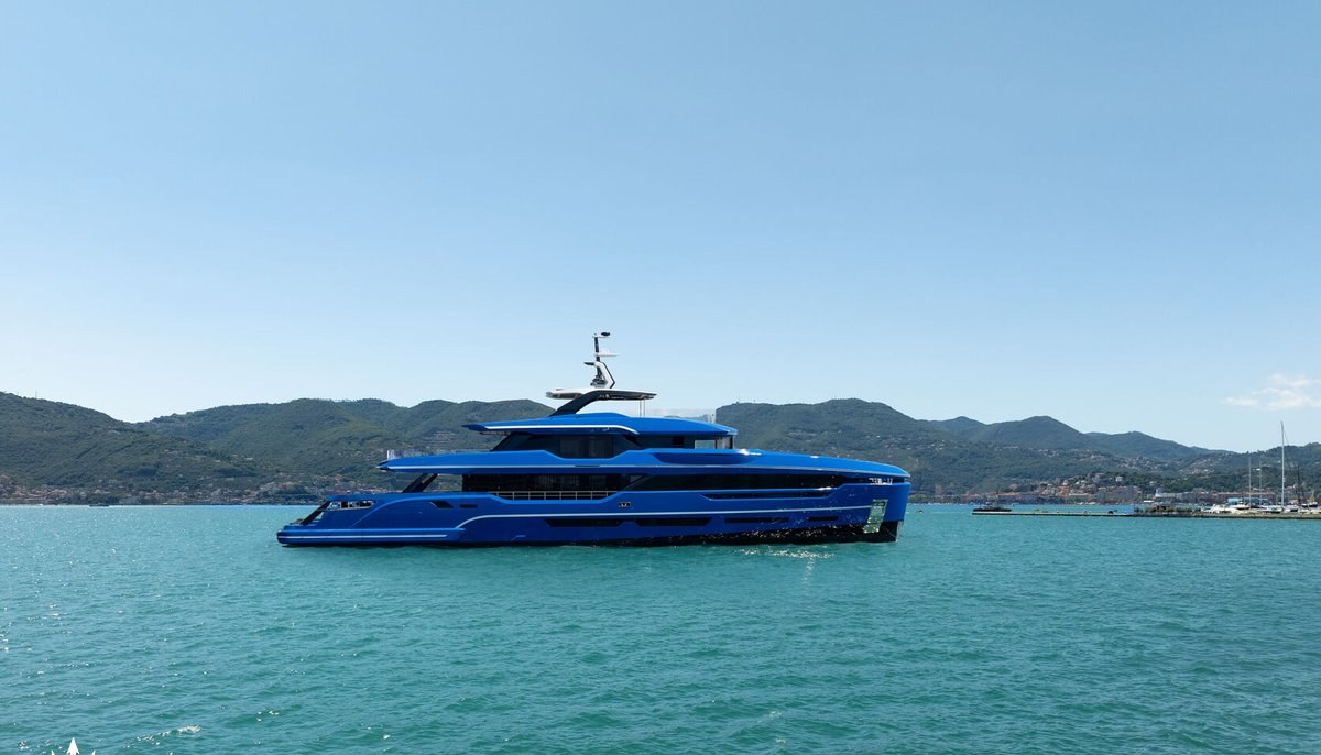 SUI GENERIS yacht charter 2
