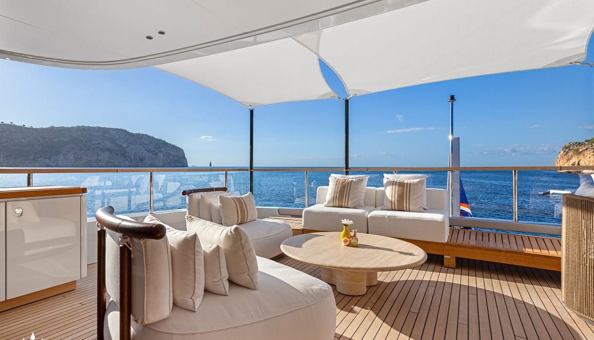 LIV LOVE yacht charter 4