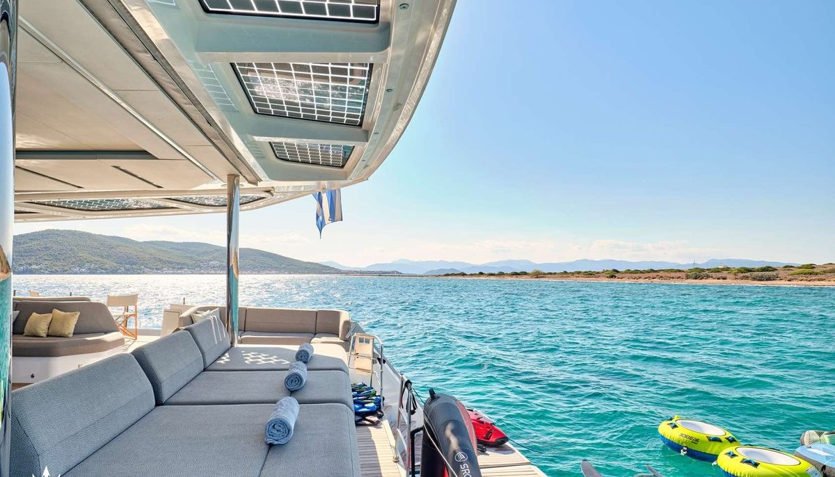 ALINA yacht charter 5