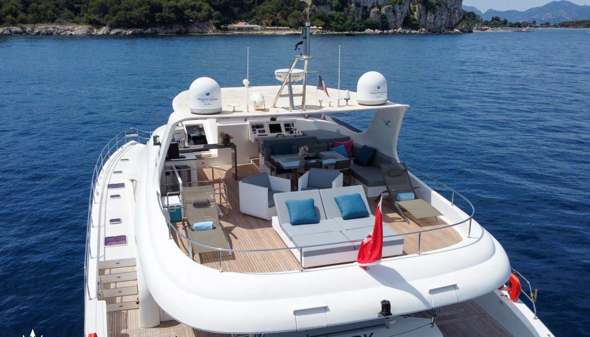 SKYLARK yacht charter 5