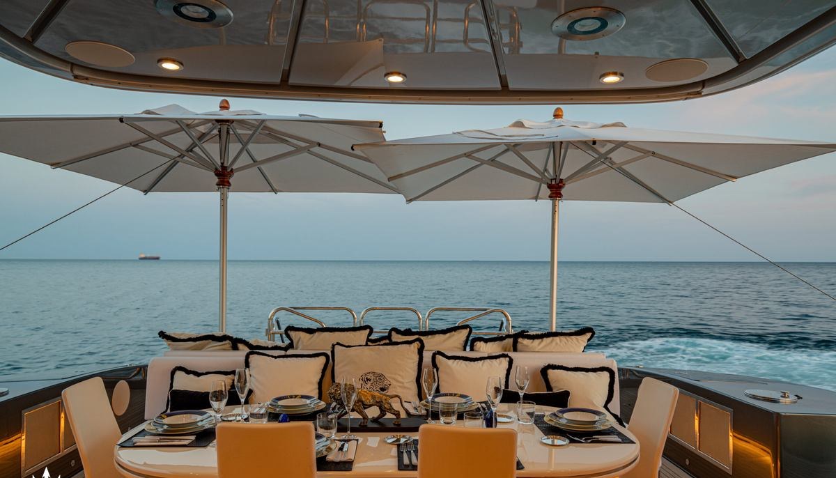 MANU V yacht charter 5