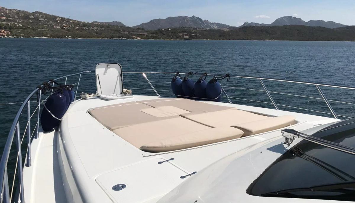 7 ZERO yacht charter 4