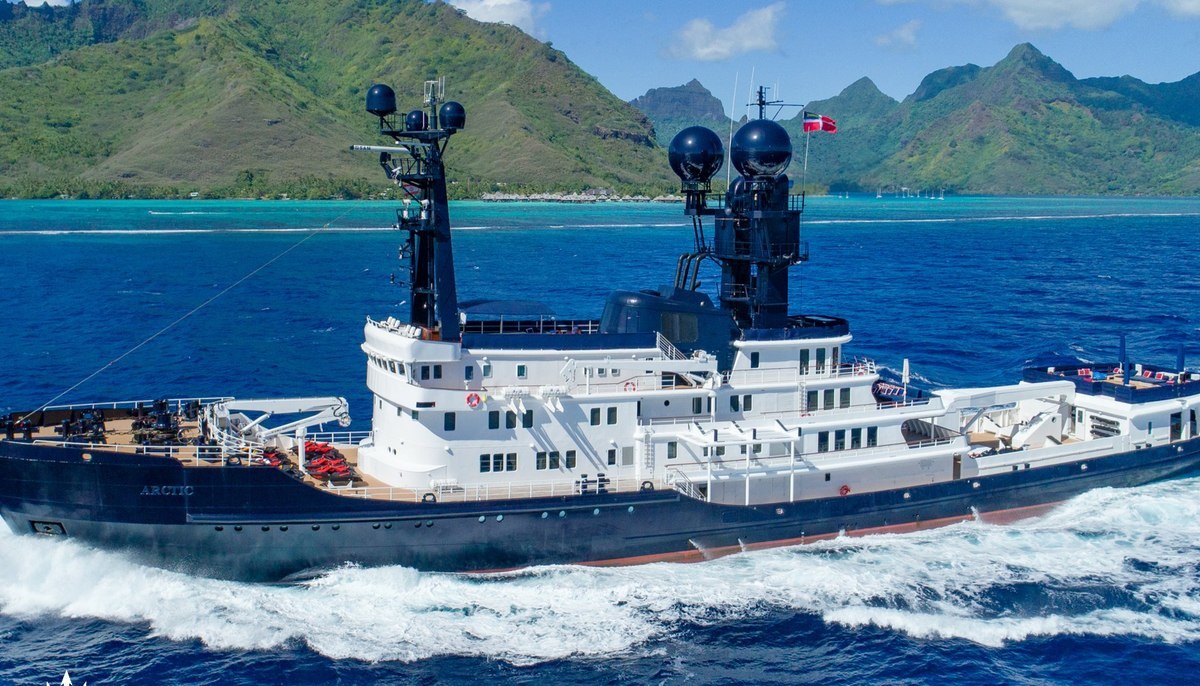 ARCTIC yacht charter 2