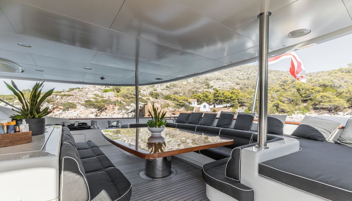 GHOST III yacht charter 5
