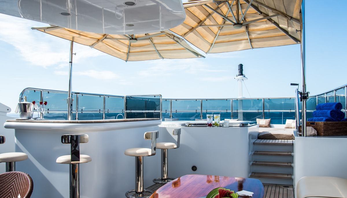 DIANE yacht charter 4